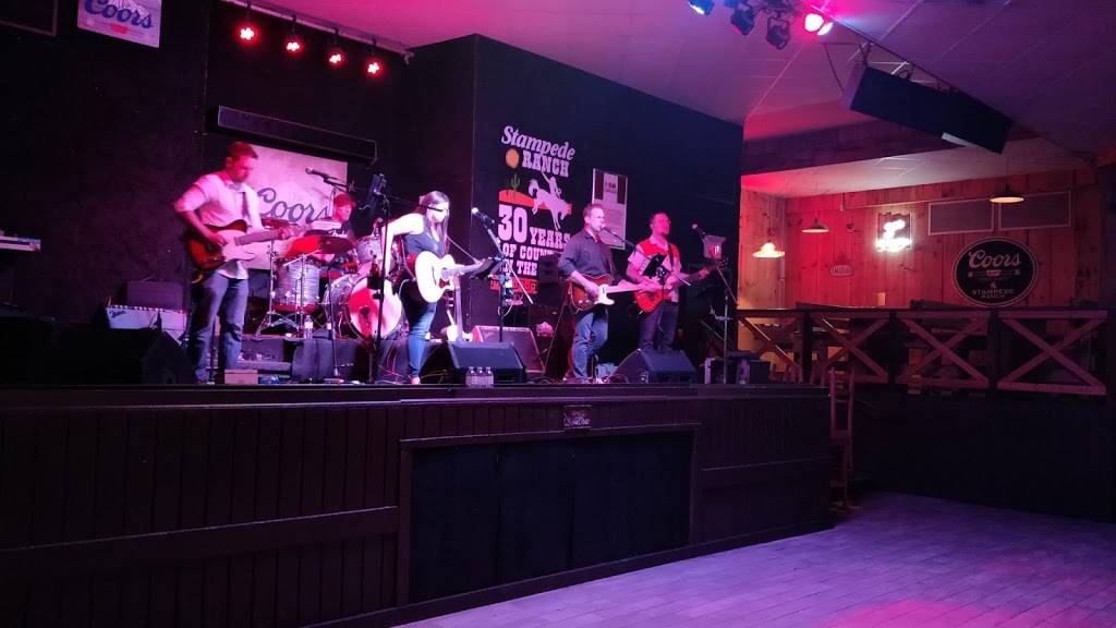 Stampede Ranch | restaurant | 226 Woodlawn Rd W, Guelph, ON N1H 1B6, Canada | 5198221358 OR +1 519-822-1358