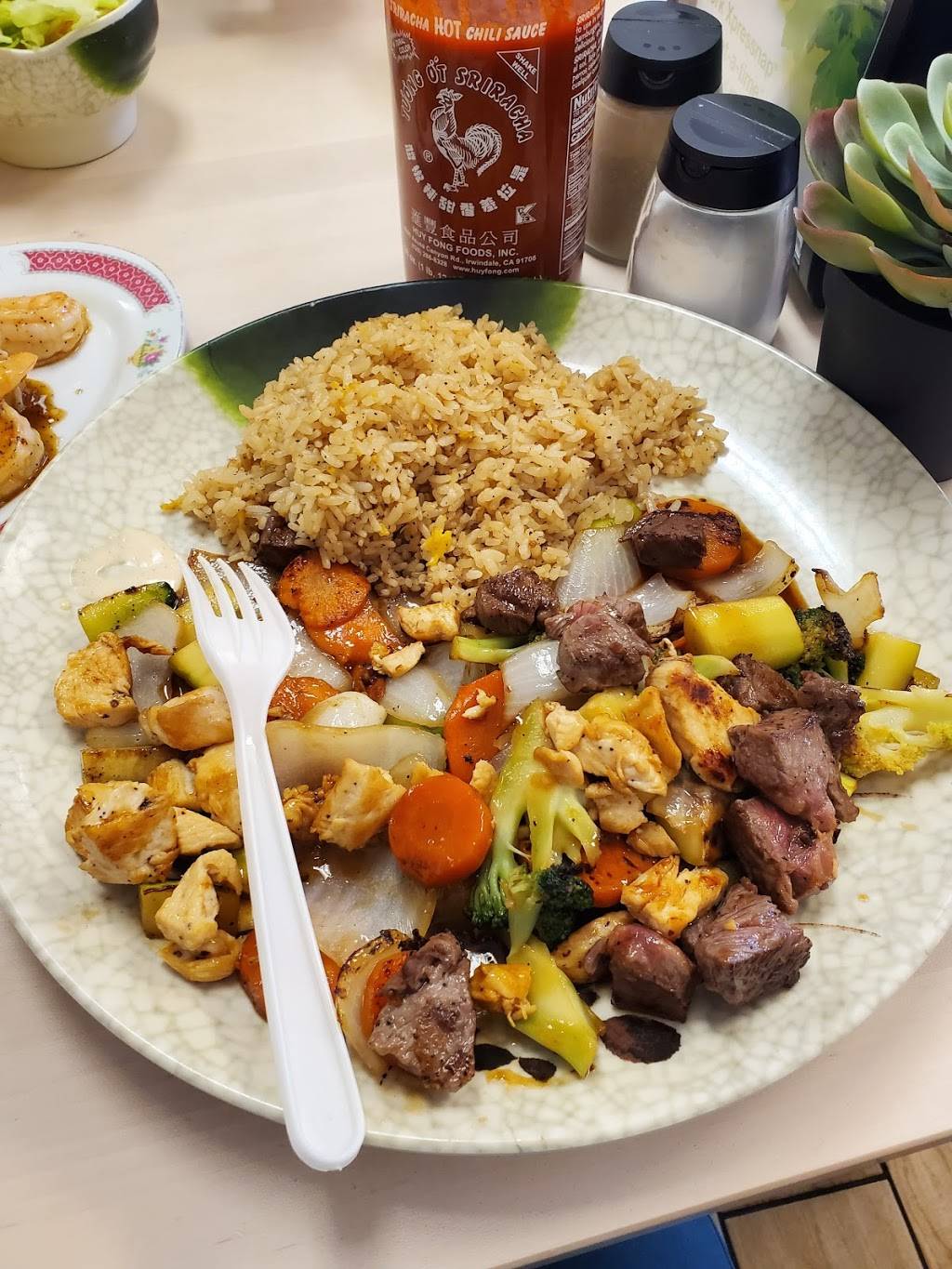 Oniku Japanese Cuisine & Hibachi | restaurant | 4882 N Kings Hwy, Fort Pierce, FL 34951, USA | 7725776368 OR +1 772-577-6368