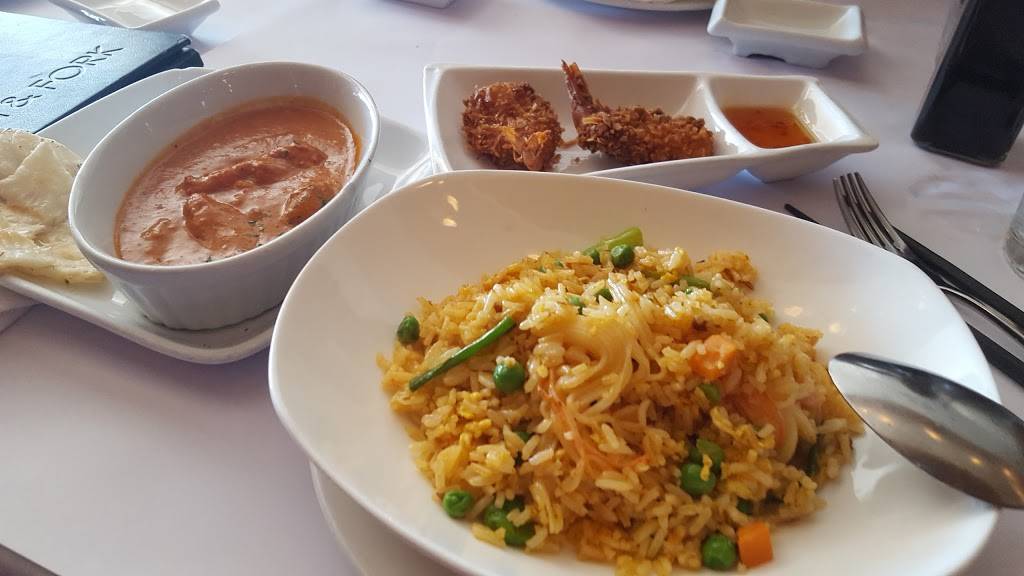 Spoon & Fork Plus | restaurant | 478, 12 Dundas St W #12, Oakville, ON L6H 6R8, Canada | 9052576882 OR +1 905-257-6882