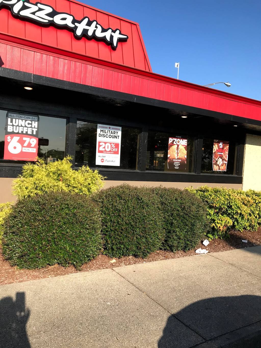 Pizza Hut | meal takeaway | 800 London Blvd, Portsmouth, VA 23704, USA | 7573999999 OR +1 757-399-9999