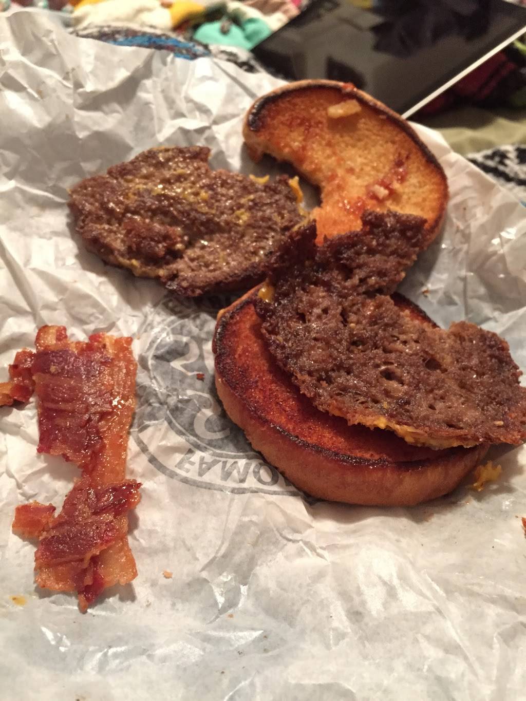 Steak n Shake | restaurant | 4640 Chippewa, St. Louis, MO 63116, USA | 3144806566 OR +1 314-480-6566