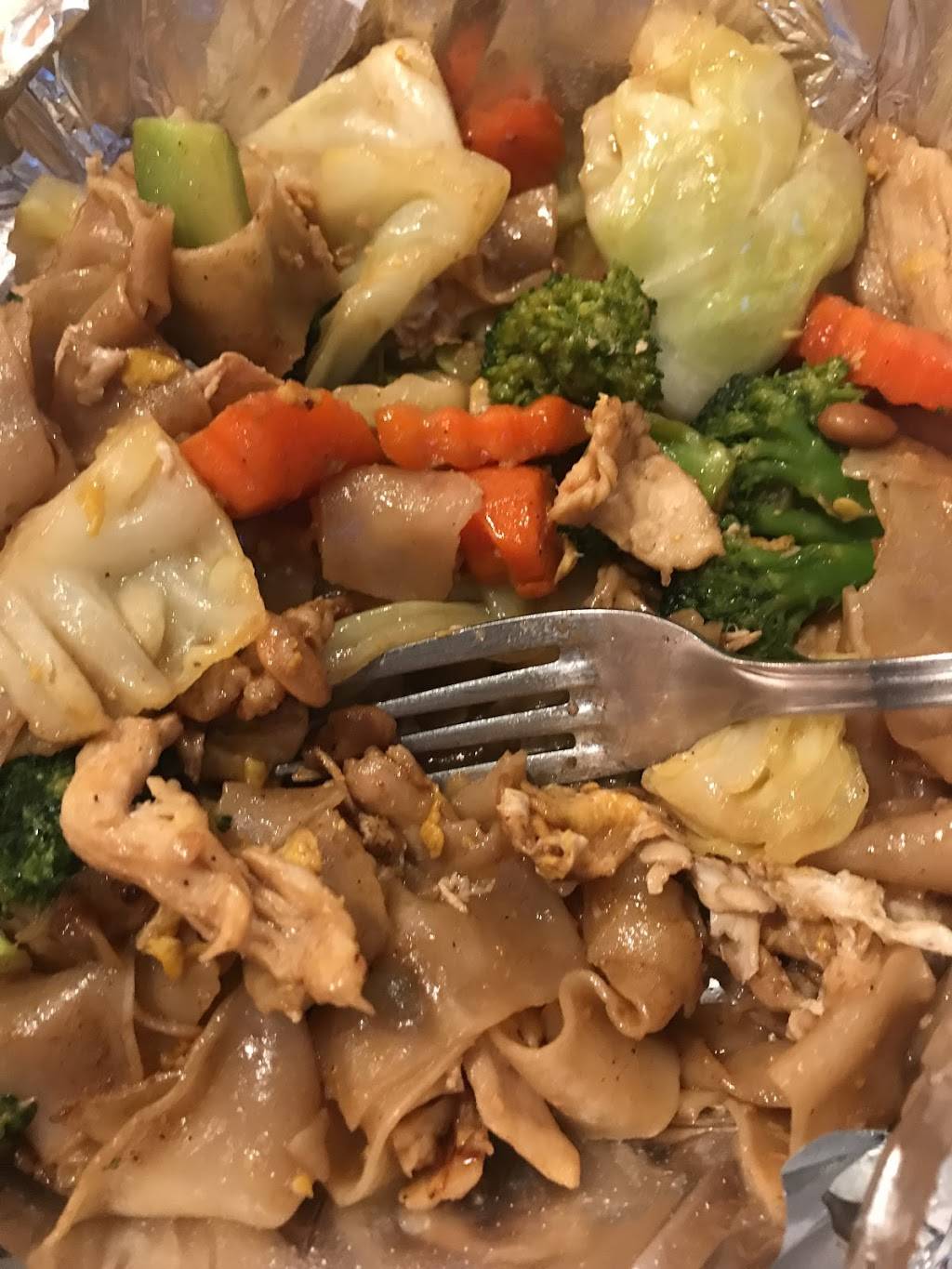 Mr.Thai Bistro | restaurant | 785 W Warner Rd #103, Gilbert, AZ 85233, USA | 4808996546 OR +1 480-899-6546