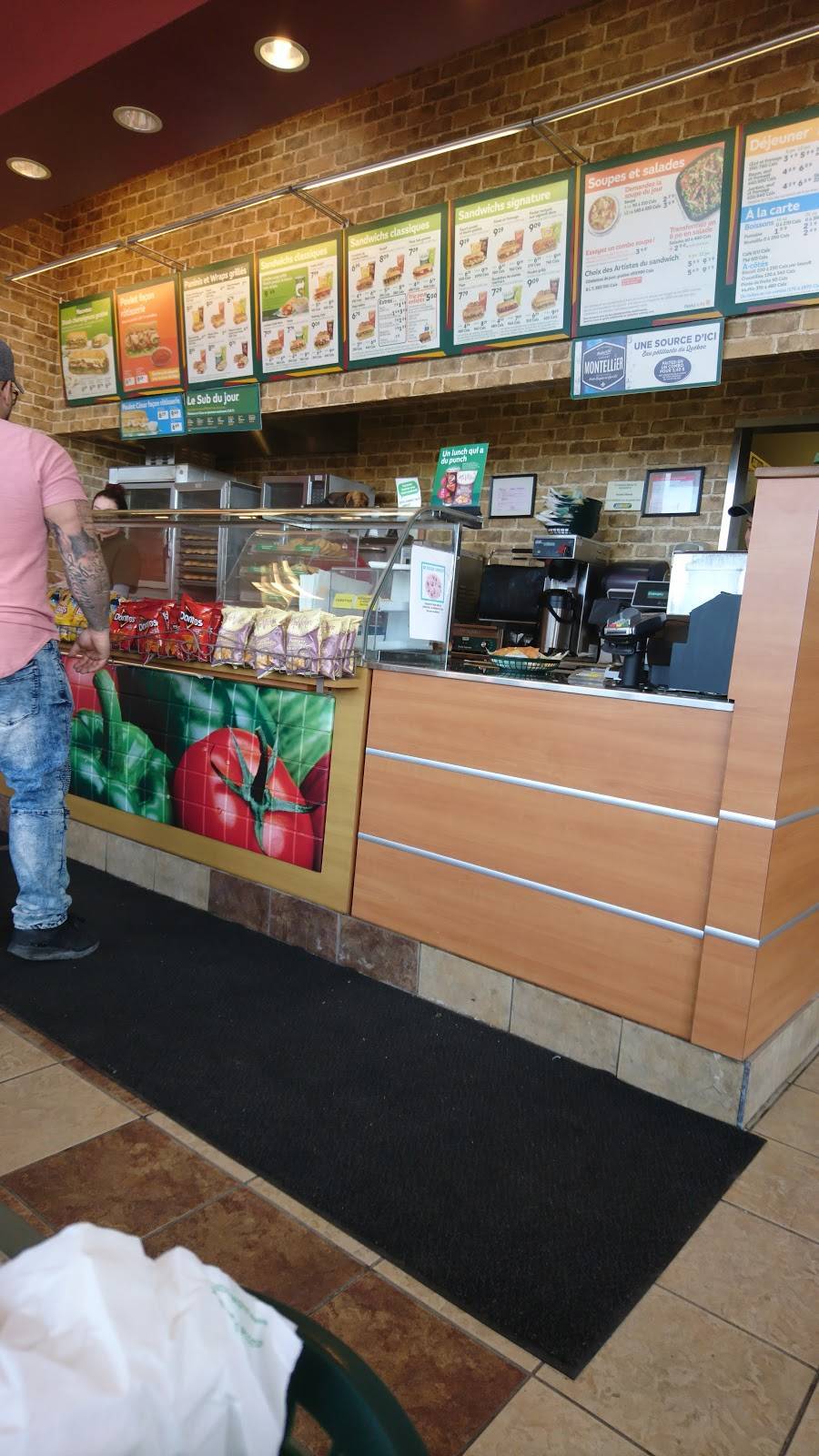 Subway | restaurant | 1300 Boulevard Saint-Jean-Baptiste, Pointe-aux-Trembles, QC H1B 4A5, Canada | 5146451738 OR +1 514-645-1738