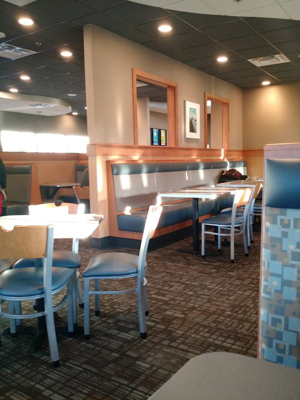 Culvers | restaurant | 1325 E Capitol Dr, Shorewood, WI 53211, USA | 4149624444 OR +1 414-962-4444