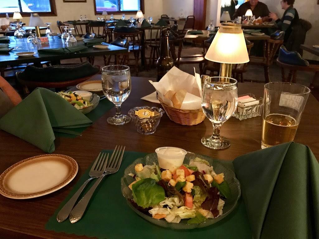 Mathews Supper Club | restaurant | 155 8th St, Clintonville, WI 54929, USA | 7158233463 OR +1 715-823-3463