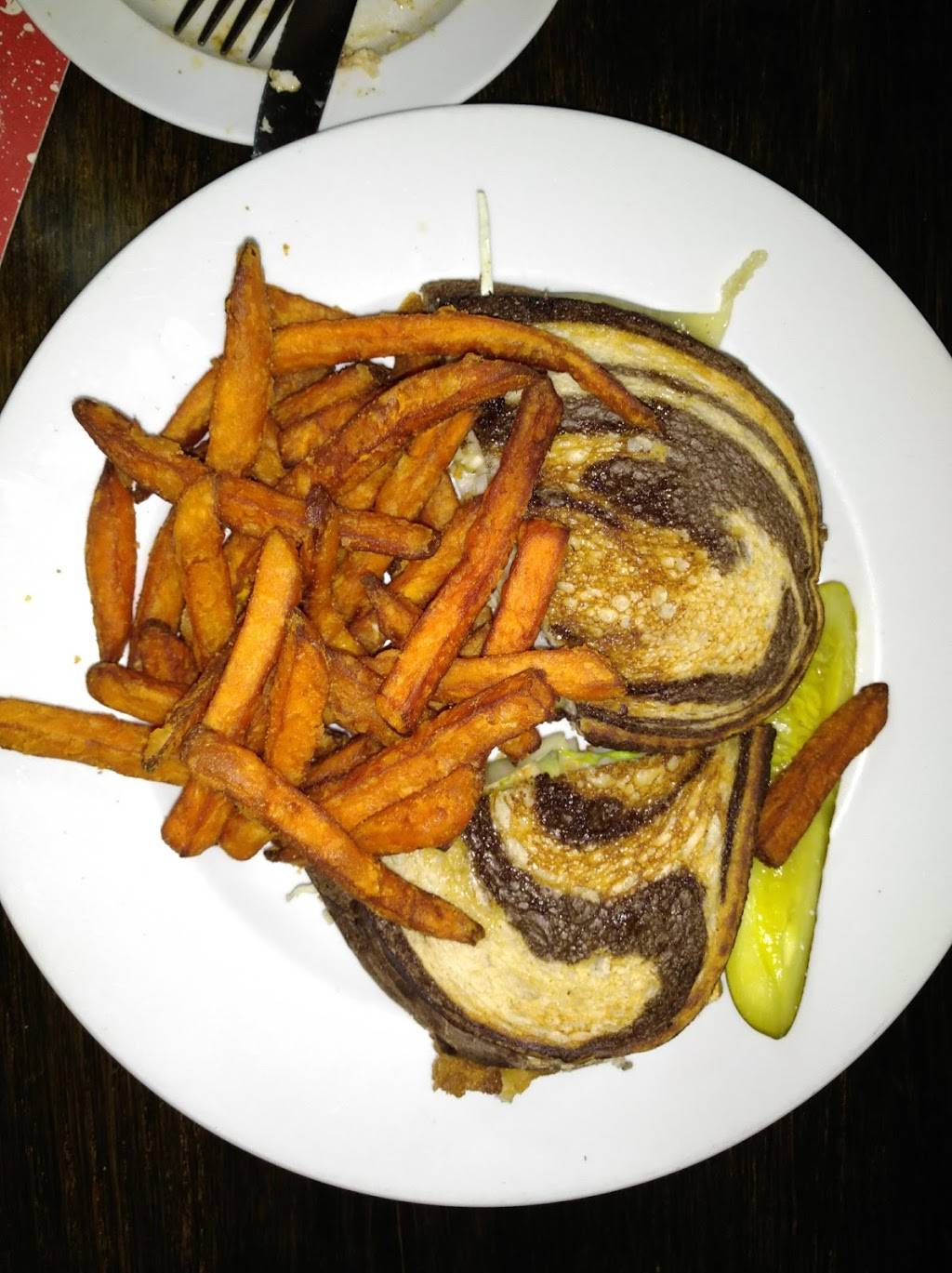 Dillons Local | restaurant | 21 S Park Ave, Plymouth, MA 02360, USA | 7744047913 OR +1 774-404-7913