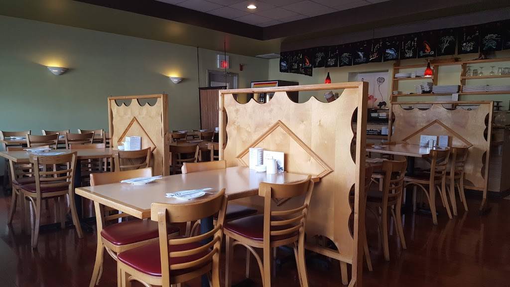 Sakura Sushi | restaurant | 1005 E St Charles Rd, Lombard, IL 60148, USA | 6306292469 OR +1 630-629-2469