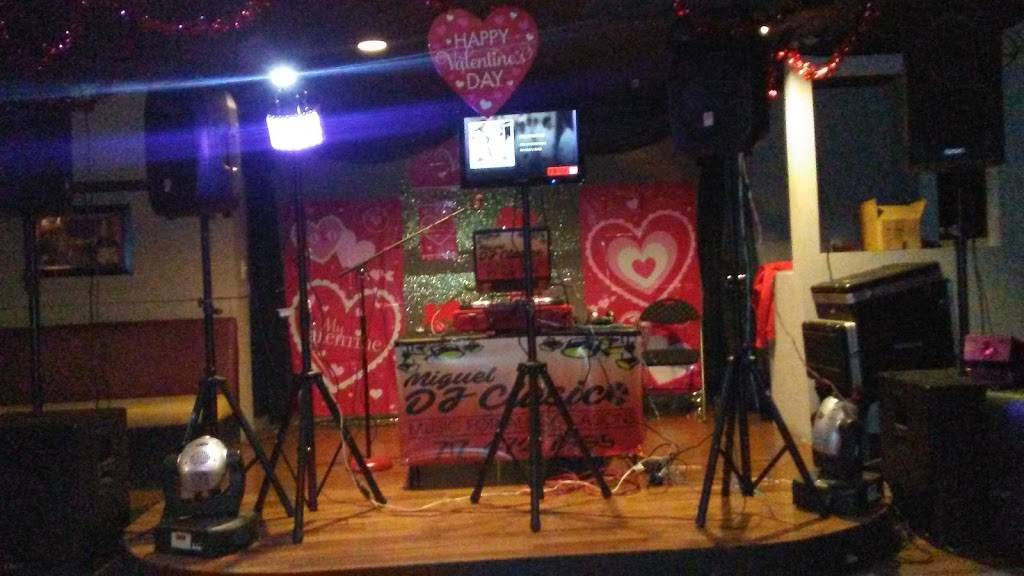 Anastacias Restaurant Bar | restaurant | 1535 N 6th St, Harrisburg, PA 17102, USA | 7172332394 OR +1 717-233-2394