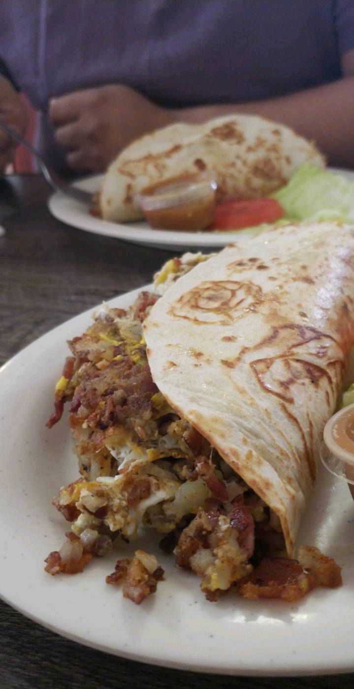 Franks Grill | restaurant | 1915 Mangum Rd, Houston, TX 77092, USA | 7136828221 OR +1 713-682-8221