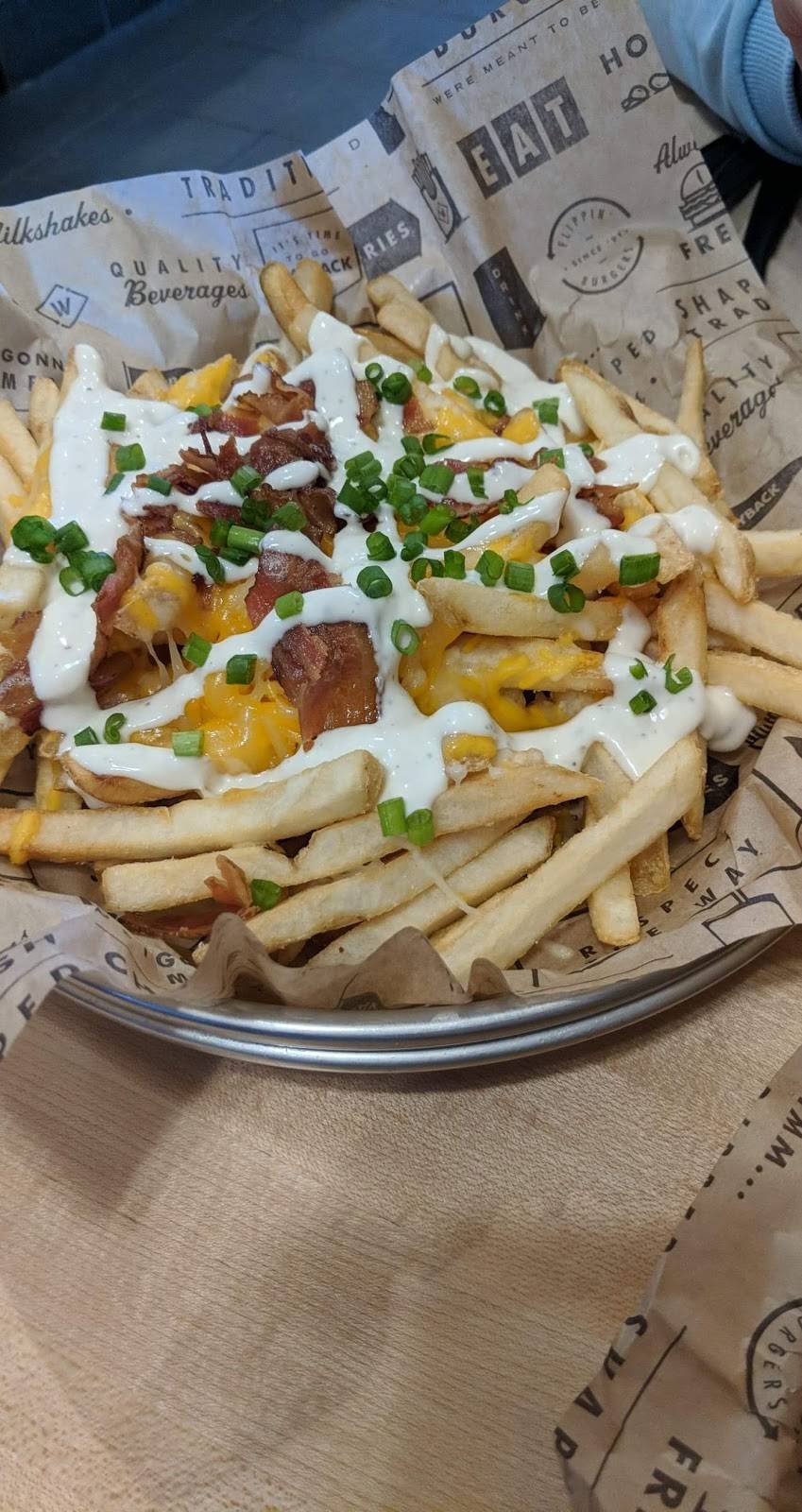 Wayback Burgers Milford | restaurant | 913 N Dupont Blvd, Milford, DE 19963, USA | 3027255653 OR +1 302-725-5653