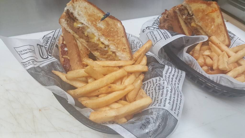 Dowds Pub & Grill | restaurant | 15200 S Tamiami Trail #114, Fort Myers, FL 33908, USA | 2394378162 OR +1 239-437-8162