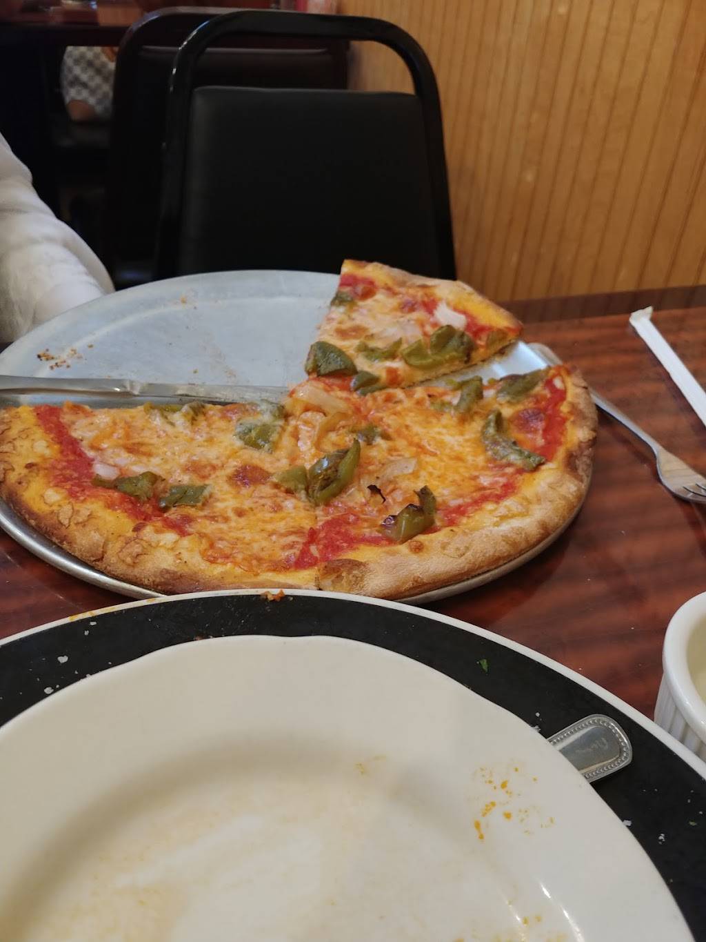 Ferraros Restaurant & Pizzeria | restaurant | 1061 Amboy Ave, Edison, NJ 08837, USA | 7322253113 OR +1 732-225-3113