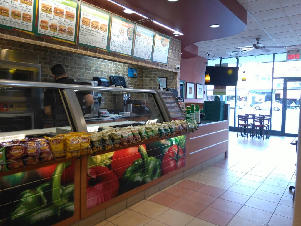 Subway | restaurant | 6295 Avenue Somerled, Montréal, QC H3X 2B7, Canada | 5144812828 OR +1 514-481-2828