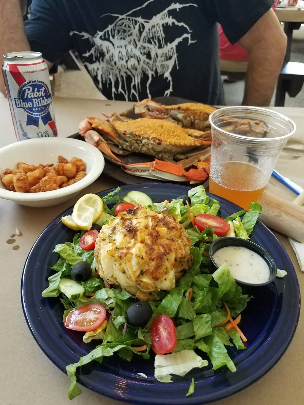 Floyd’s Crossroads Pub | restaurant | 4809 Ten Oaks Rd, Dayton, MD 21036, USA | 4105317485 OR +1 410-531-7485