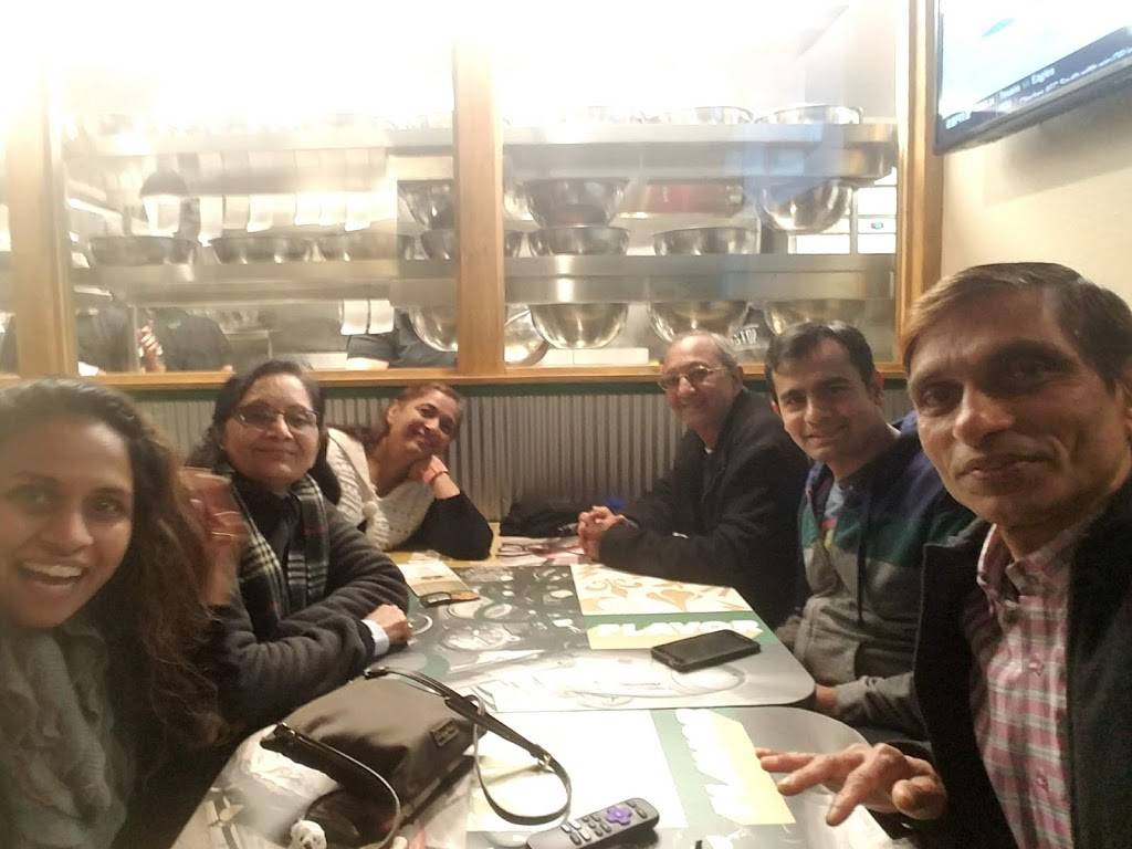 Wingstop | restaurant | 3923 28th St SE, Grand Rapids, MI 49512, USA | 6163699464 OR +1 616-369-9464