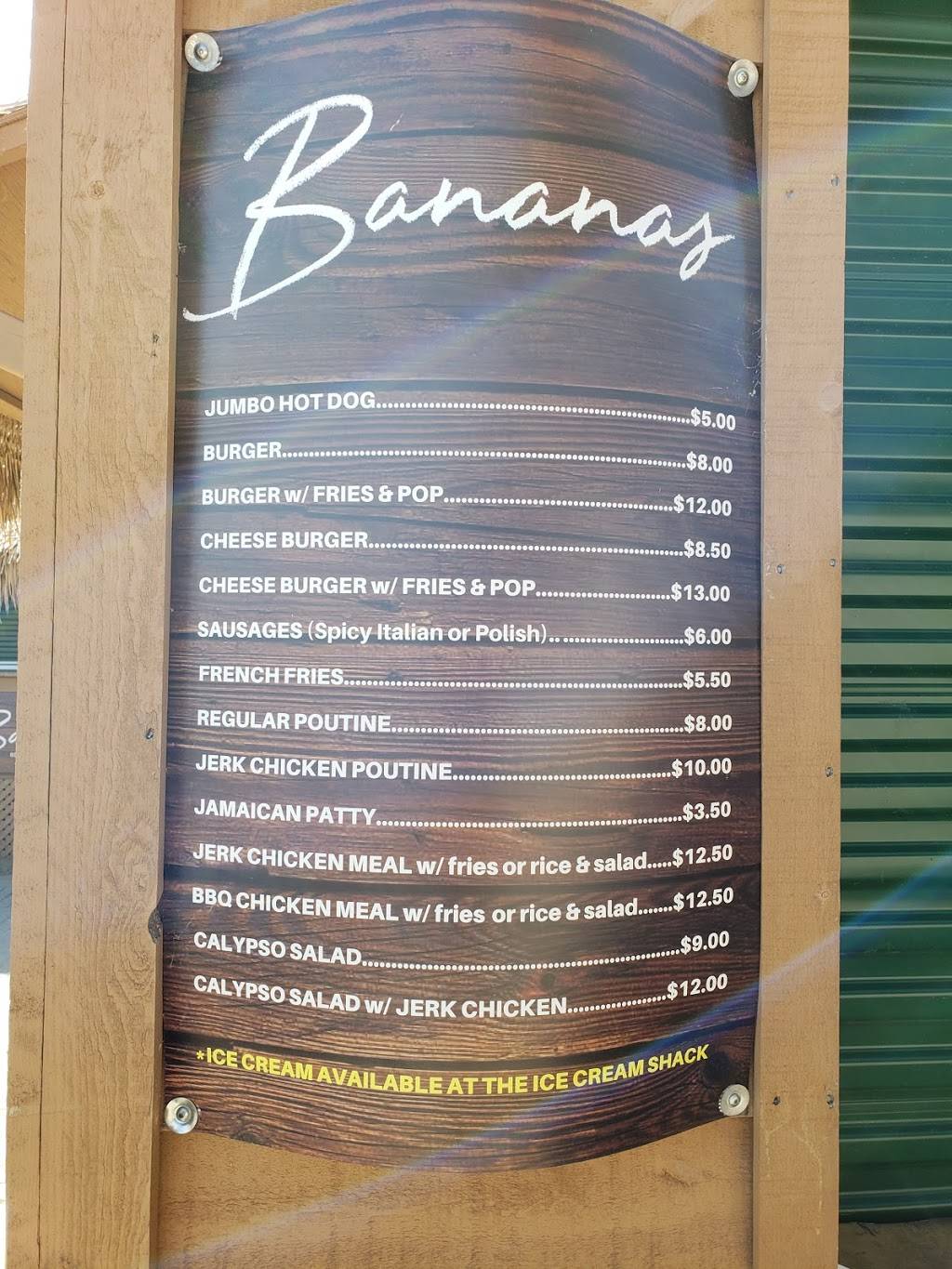 Bananas Beach Grill & Rum Shack | restaurant | 795 Trim Rd, Orléans, ON K4A 3P4, Canada | 6136003072 OR +1 613-600-3072