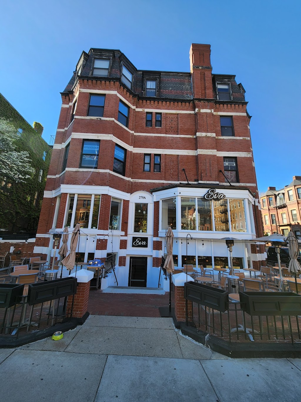 Eva | restaurant | 279a Newbury St, Boston, MA 02115, USA | 6175465155 OR +1 617-546-5155