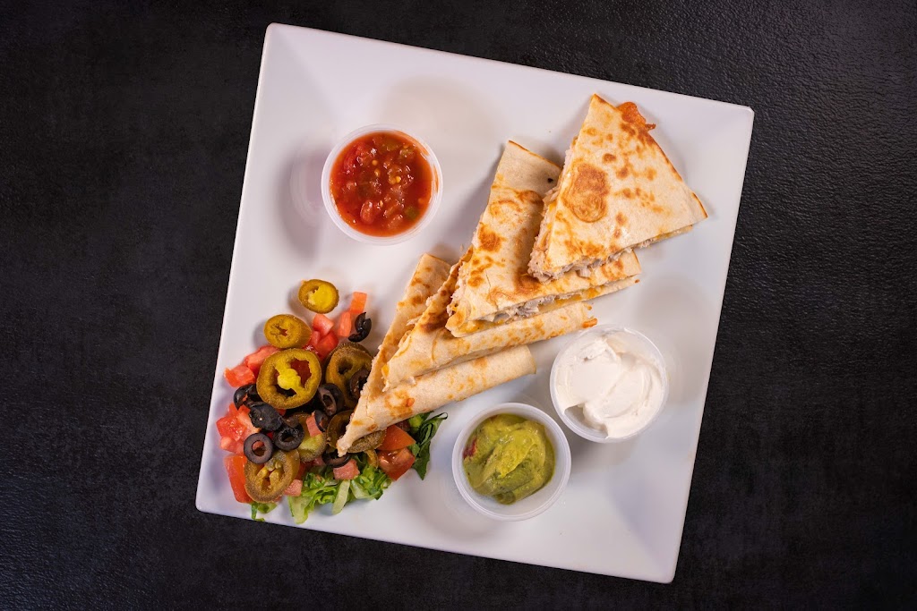 BayCity Restaurant & Sports Bar | restaurant | 273 High St, Perth Amboy, NJ 08861, USA | 7324428100 OR +1 732-442-8100