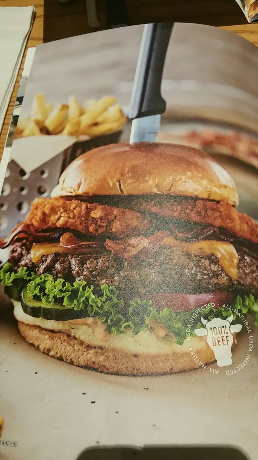 Chilis Grill & Bar | meal takeaway | 940 E Lewis and Clark Pkwy, Clarksville, IN 47129, USA | 8126703000 OR +1 812-670-3000