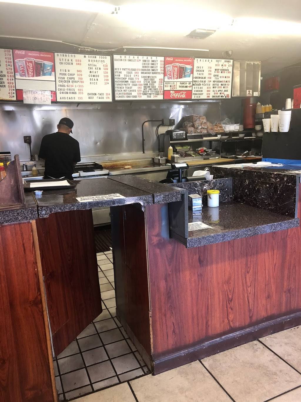 Fabulous Burgers | restaurant | 1315 Centinela Ave, Inglewood, CA 90302, USA | 3106716648 OR +1 310-671-6648