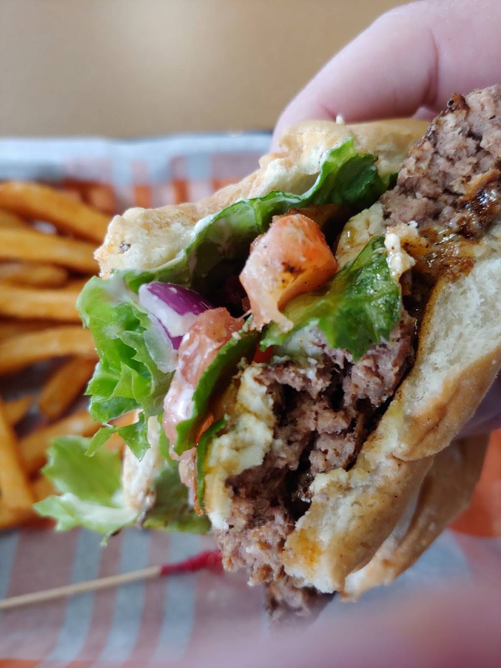 Back Yard Burgers | restaurant | 1900 NW, MO-7, Blue Springs, MO 64014, USA | 8162202808 OR +1 816-220-2808