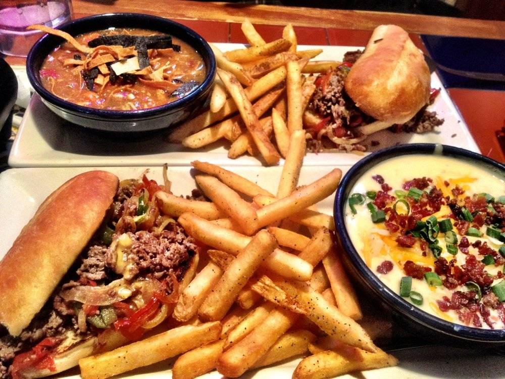 Chilis Grill & Bar | meal takeaway | 5435 W Touhy Ave, Skokie, IL 60077, USA | 8476791425 OR +1 847-679-1425