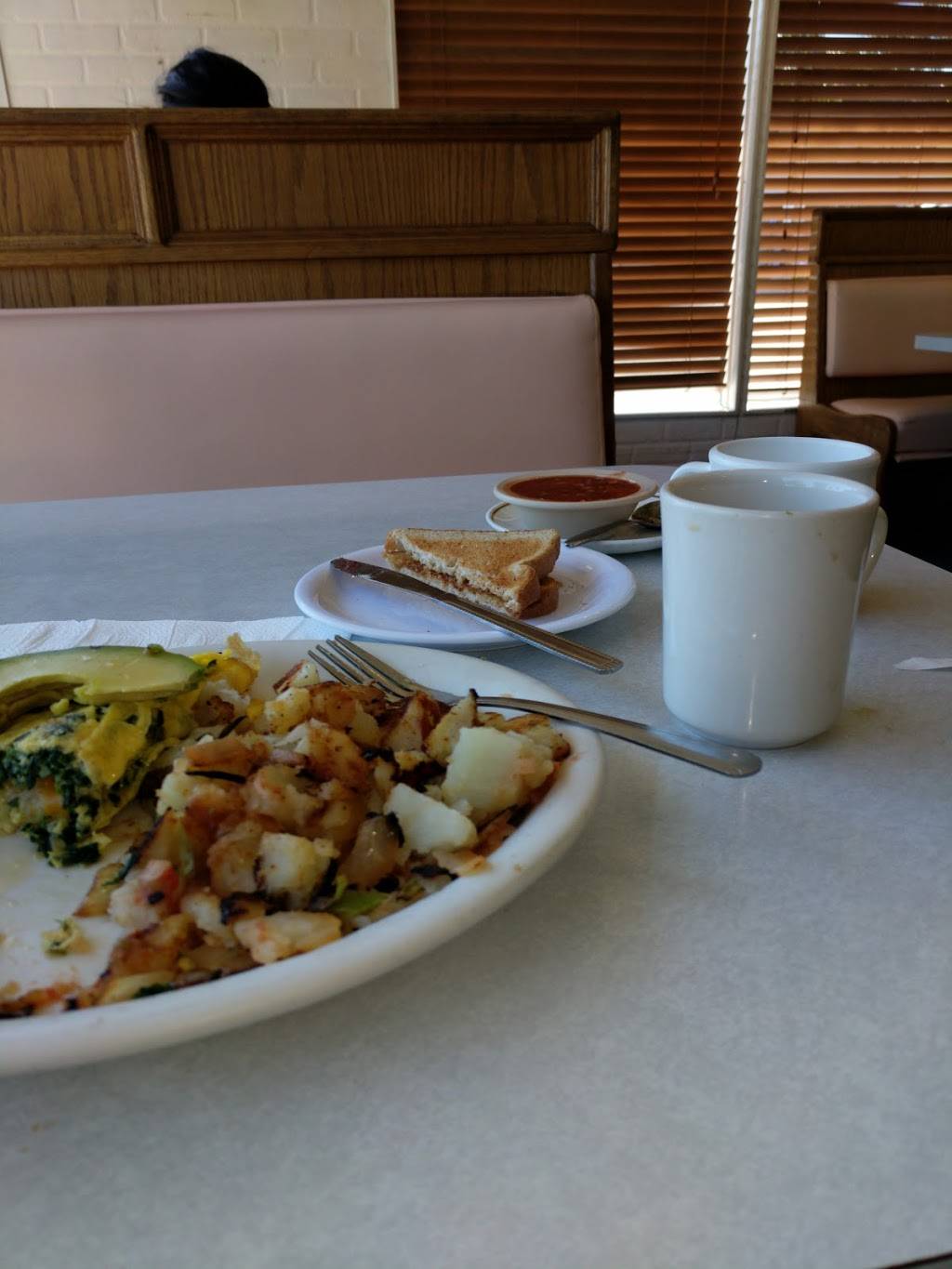 Budget Cafe | restaurant | 7017, 832 E Ocean Ave, Lompoc, CA 93436, USA | 8057354085 OR +1 805-735-4085