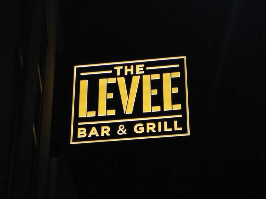 The Levee Bar & Grill | restaurant | 51 Walnut St, Lawrenceburg, IN 47025, USA | 8125398888 OR +1 812-539-8888