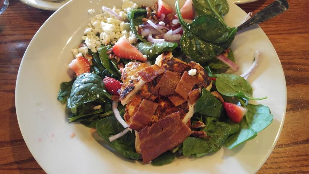 Cracker Barrel Old Country Store | restaurant | 4 Tower Way, Clifton Park, NY 12065, USA | 5183738156 OR +1 518-373-8156