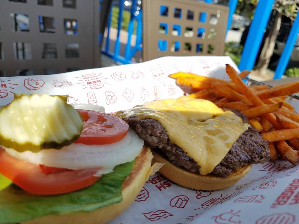 Smashburger | restaurant | 409 N Pacific Coast Hwy Ste 110, Redondo Beach, CA 90277, USA | 3103474656 OR +1 310-347-4656