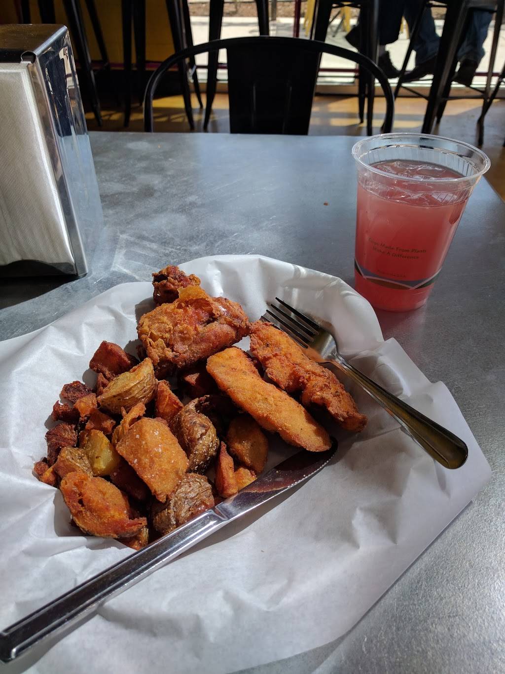 Yellowbelly Chicken | restaurant | 2501 Dallas St, Aurora, CO 80010, USA | 7202592393 OR +1 720-259-2393