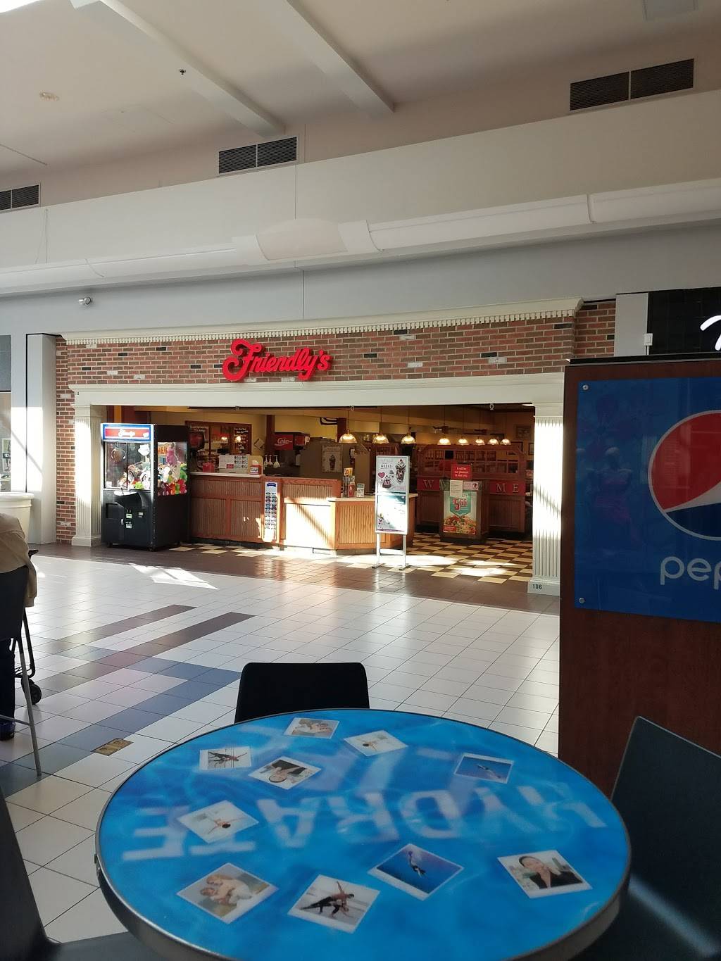 Friendlys | restaurant | 106 Neshaminy Rd, Cornwells Heights, PA 19020, USA | 2153572743 OR +1 215-357-2743