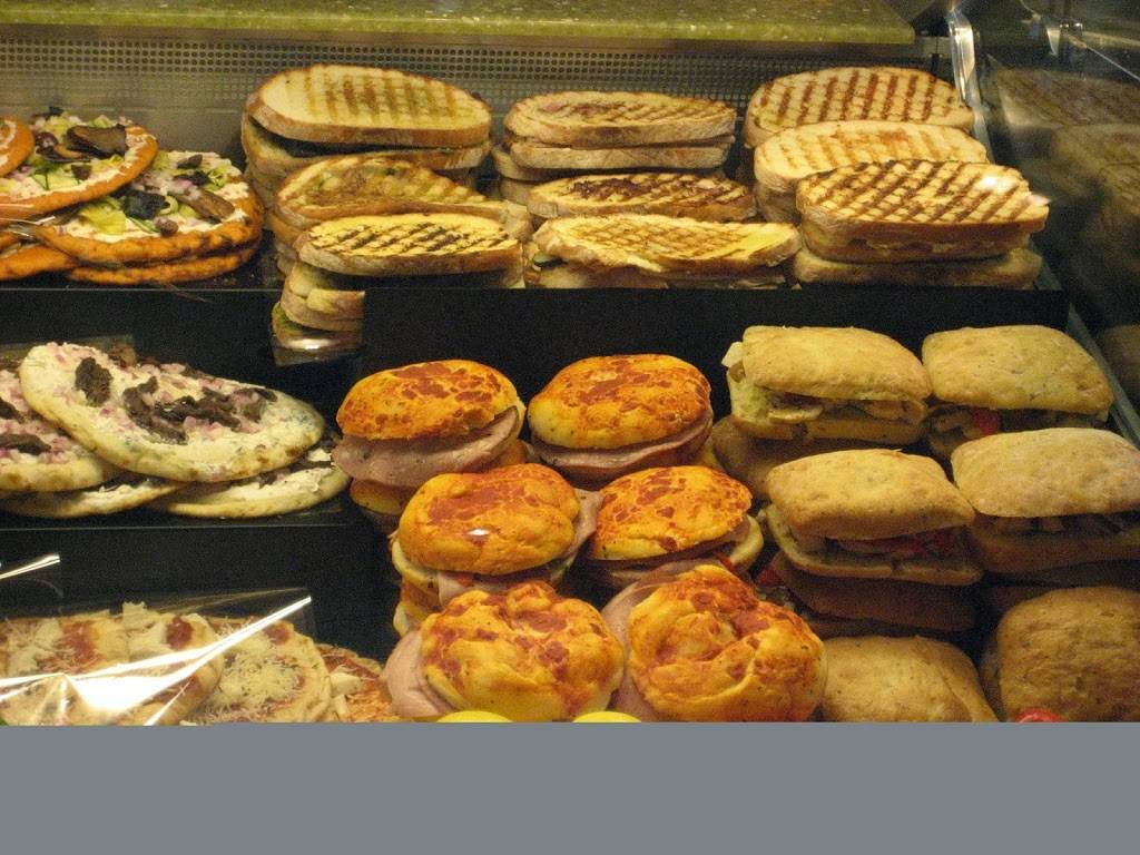 La Tapenade | restaurant | 3 Brewster Rd C, Newark, NJ 07114, USA | 9736424317 OR +1 973-642-4317