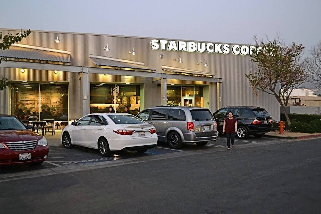 Starbucks | cafe | 1711 N Victory Pl, Burbank, CA 91502, USA | 8188433979 OR +1 818-843-3979