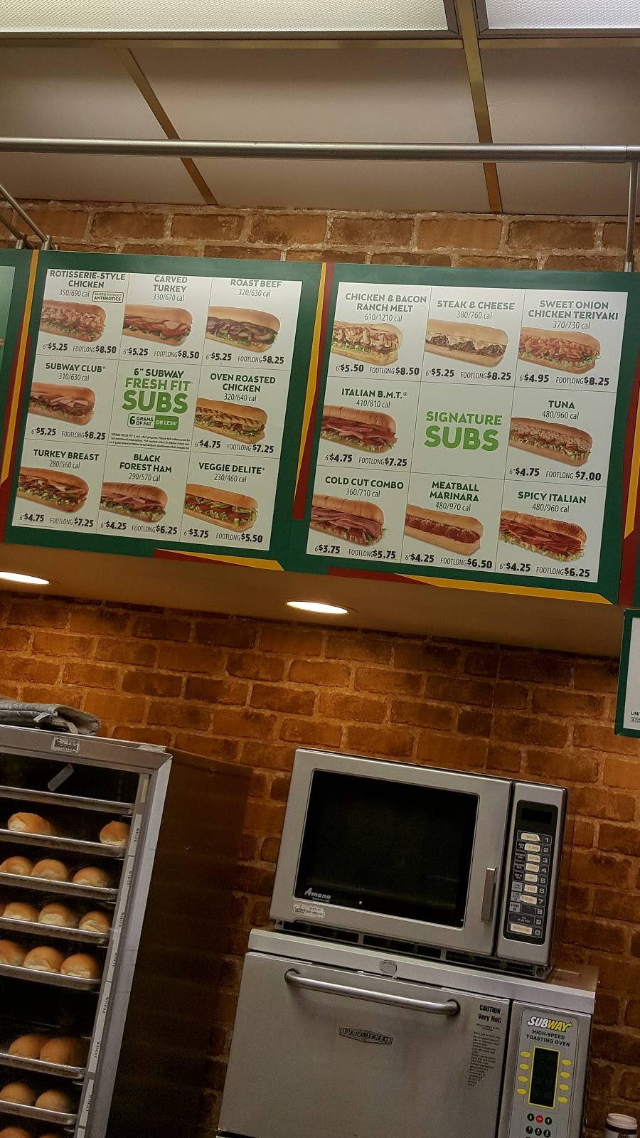 Subway Restaurants | restaurant | 10818-A SE Oak St, Milwaukie, OR 97222, USA | 5036532100 OR +1 503-653-2100