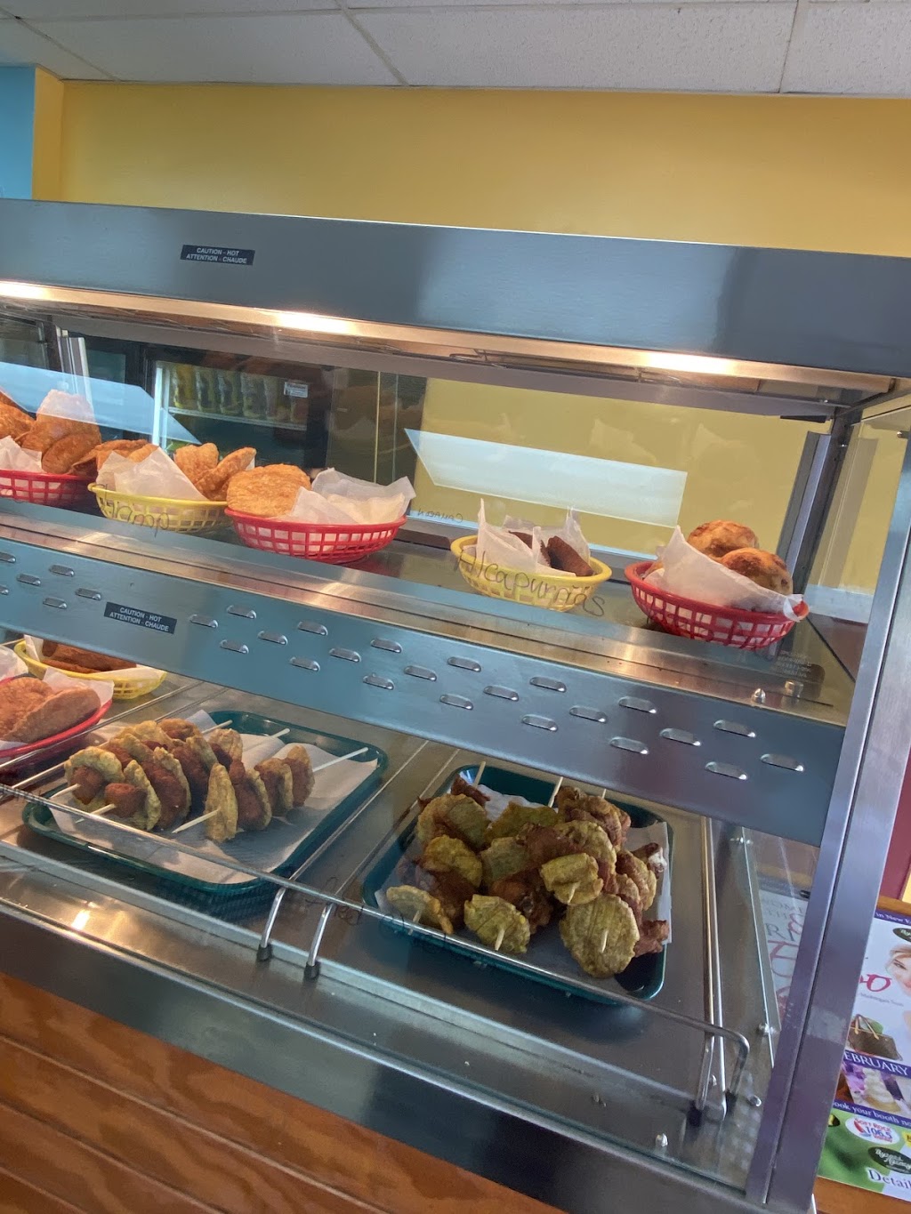 Tropical Taste and Grill | restaurant | 606 S Main St, Waterbury, CT 06706, USA | 2037253478 OR +1 203-725-3478