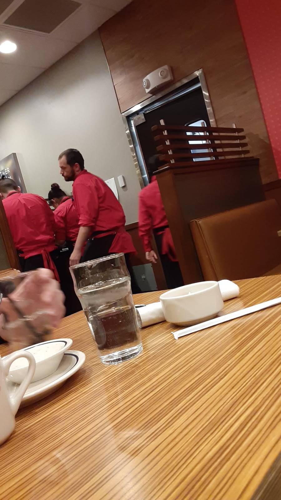 IHOP | restaurant | 5870 Antioch Rd, Merriam, KS 66202, USA | 9137666615 OR +1 913-766-6615