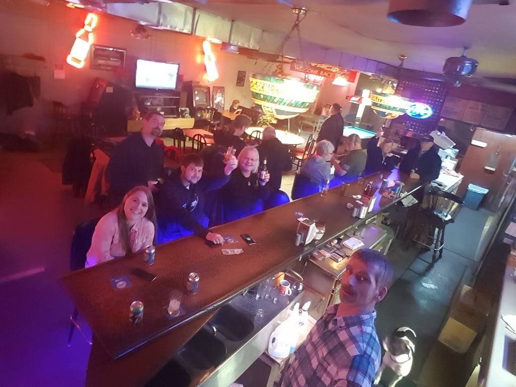 Village Inn | restaurant | 105 Main St, Liscomb, IA 50148, USA | 6414969998 OR +1 641-496-9998