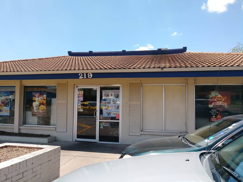 Braums Ice Cream & Burger Restaurant | restaurant | 219 N Galloway Ave, Mesquite, TX 75149, USA | 9722856066 OR +1 972-285-6066