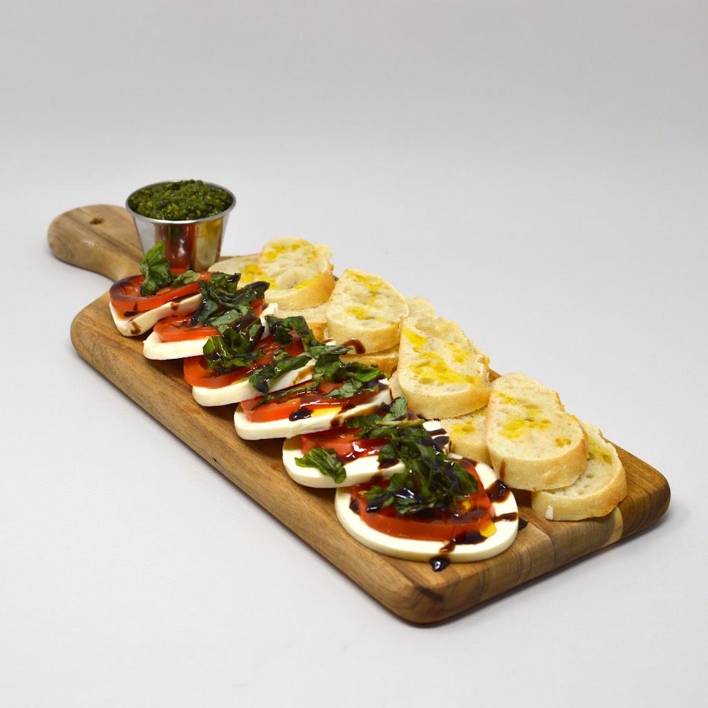 The Weekender | restaurant | 7783 Ralls Dr, Strawberry, AZ 85544, USA | 9284766503 OR +1 928-476-6503