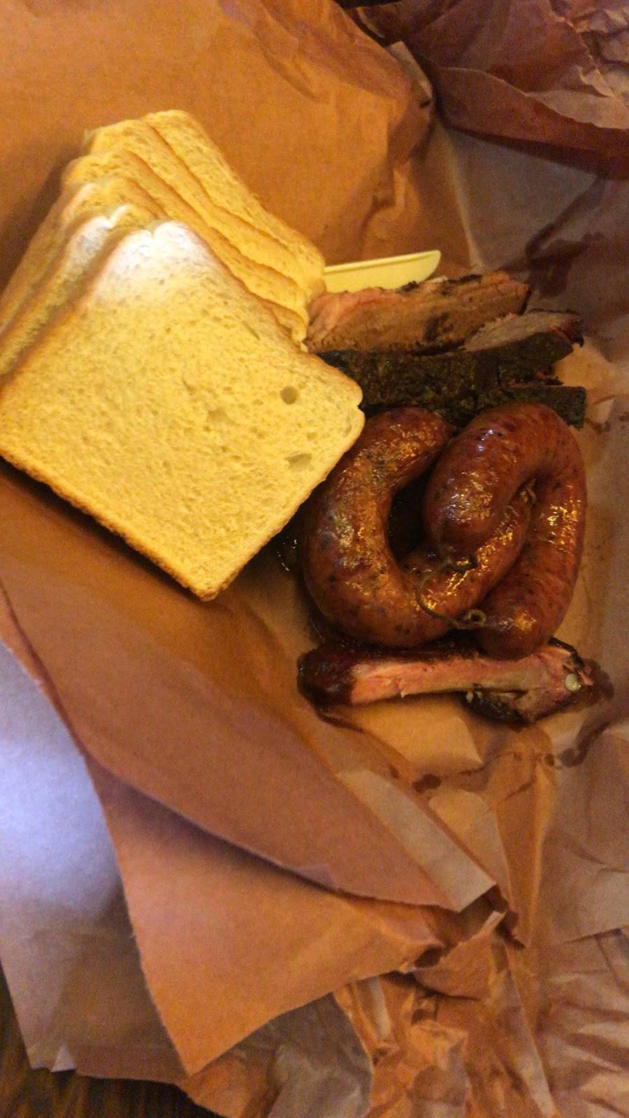 Larrys Countrystyle BBQ | restaurant | 710 W Main St, Madisonville, TX 77864, USA | 9363487487 OR +1 936-348-7487