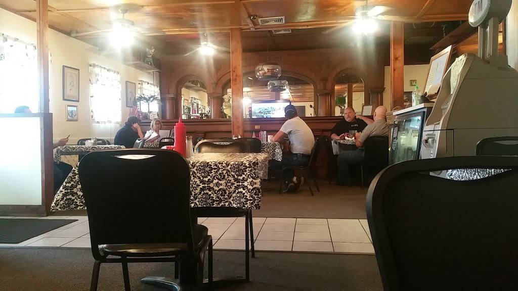 Ferraris Restaurant | restaurant | 1425 N Main St, Taylor, TX 76574, USA | 5123657736 OR +1 512-365-7736