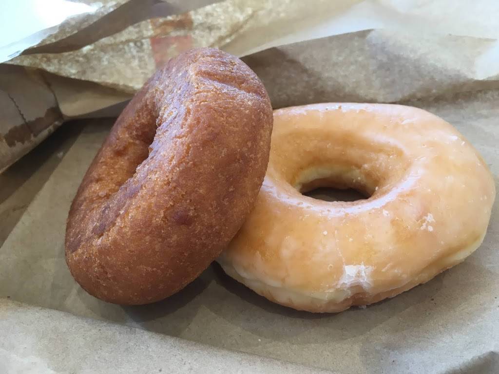 Dunkin | bakery | 1812 S Ridgewood Ave, Edgewater, FL 32141, USA | 3864235300 OR +1 386-423-5300