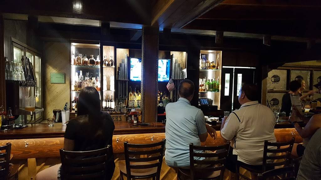 Black Sheep | restaurant | 1642 S Shore Dr, Holland, MI 49423, USA | 6163359319 OR +1 616-335-9319