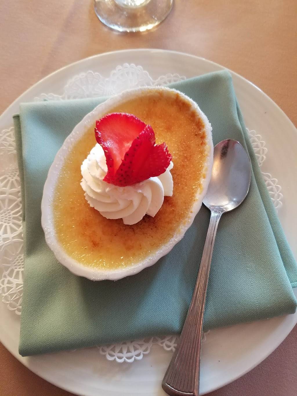 Red Circle Inn and Bistro | restaurant | N44W33013 Watertown Plank Rd, Nashotah, WI 53058, USA | 2623674883 OR +1 262-367-4883