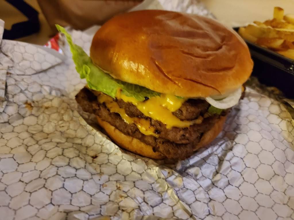 Wendys | restaurant | 70 Biscayne Crescent, Brampton, ON L6W 4S1, Canada | 9054593431 OR +1 905-459-3431