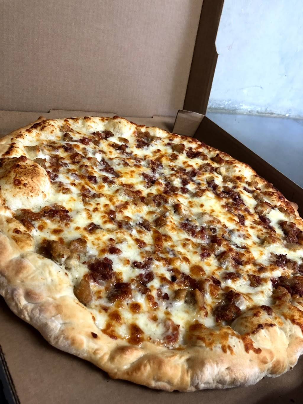 Ray Ray’s Pizza Shop | restaurant | 12047 E Main St, Wolcott, NY 14590, USA | 3155941866 OR +1 315-594-1866