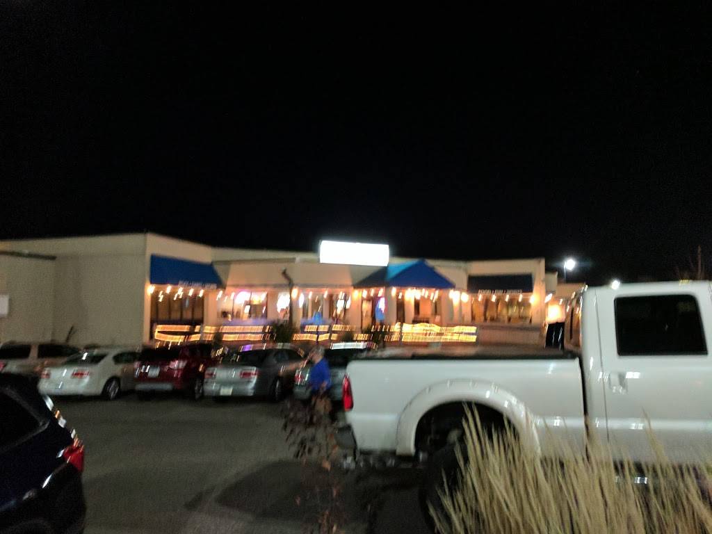 Vannellis by The Lake | restaurant | 55 Lake St S, Forest Lake, MN 55025, USA | 6513952400 OR +1 651-395-2400