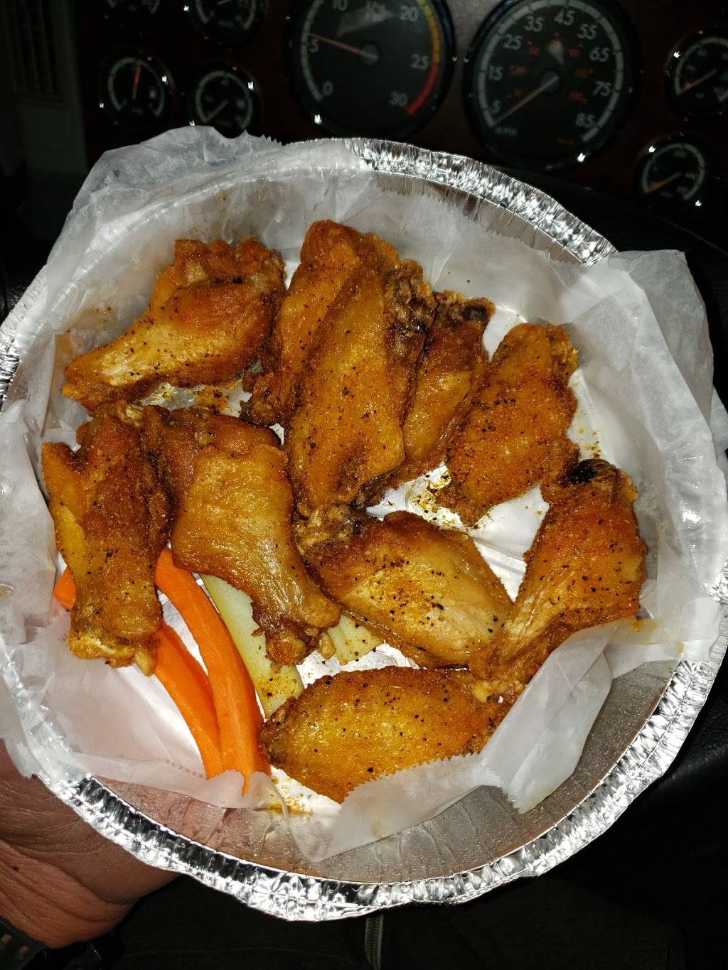 Mommas | restaurant | 855 Kentucky St, Memphis, TN 38106, USA | 9012075111 OR +1 901-207-5111