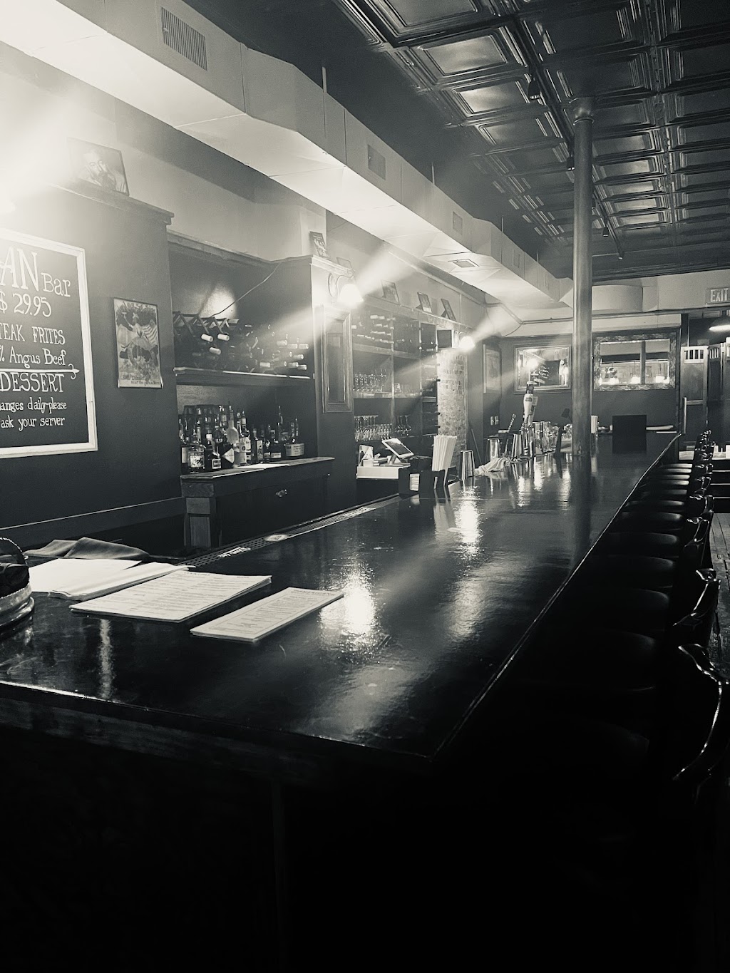 The American Bar | restaurant | 147 N Loudoun St, Winchester, VA 22601, USA | 5404094113 OR +1 540-409-4113